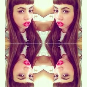 Meet your Posher, Ana